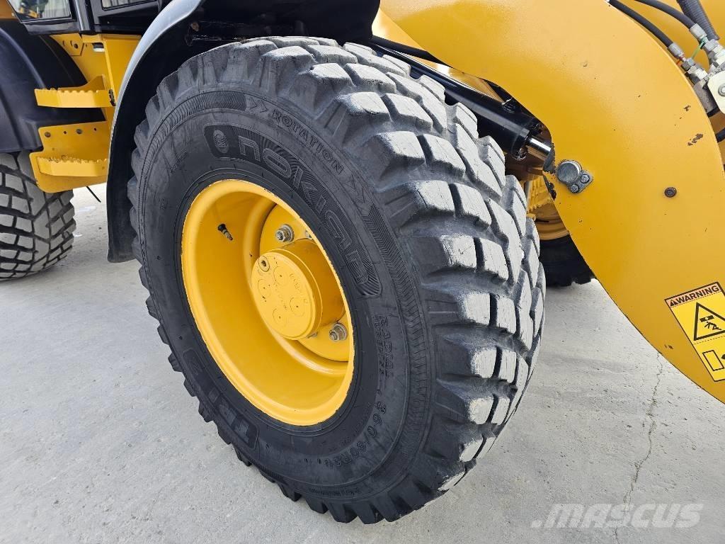 CAT 908M Utovarivači na točkove