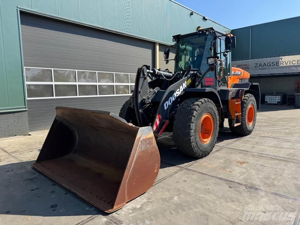 Doosan DL250-7 Utovarivači na točkove