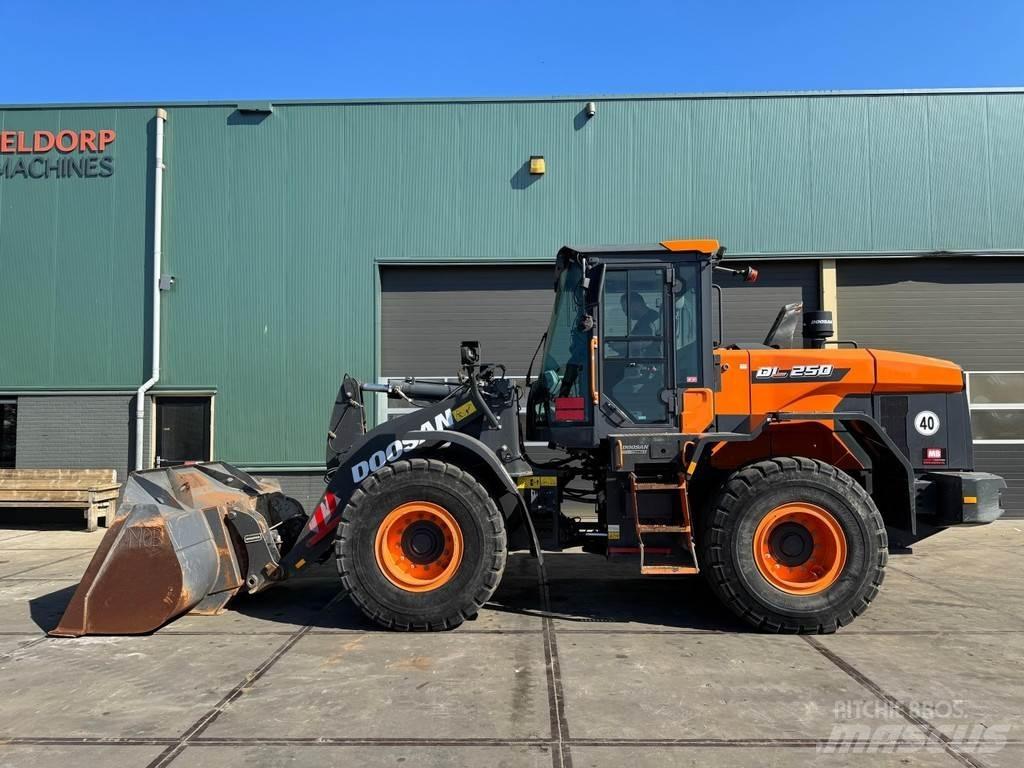Doosan DL250-7 Utovarivači na točkove