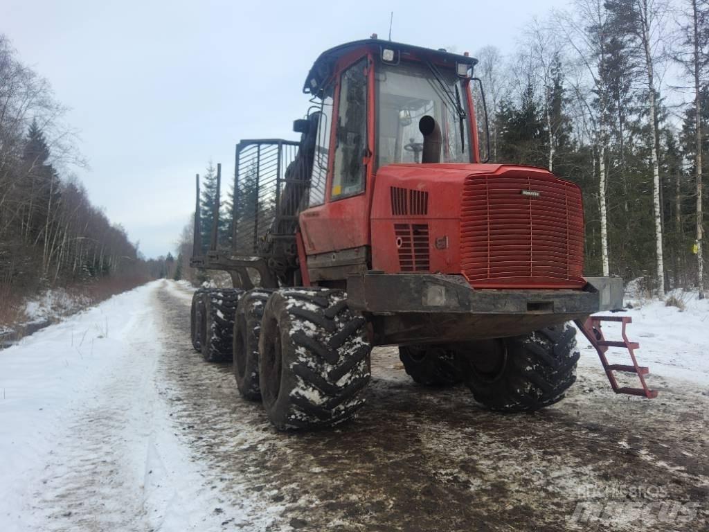 Komatsu 835 Forvarderi