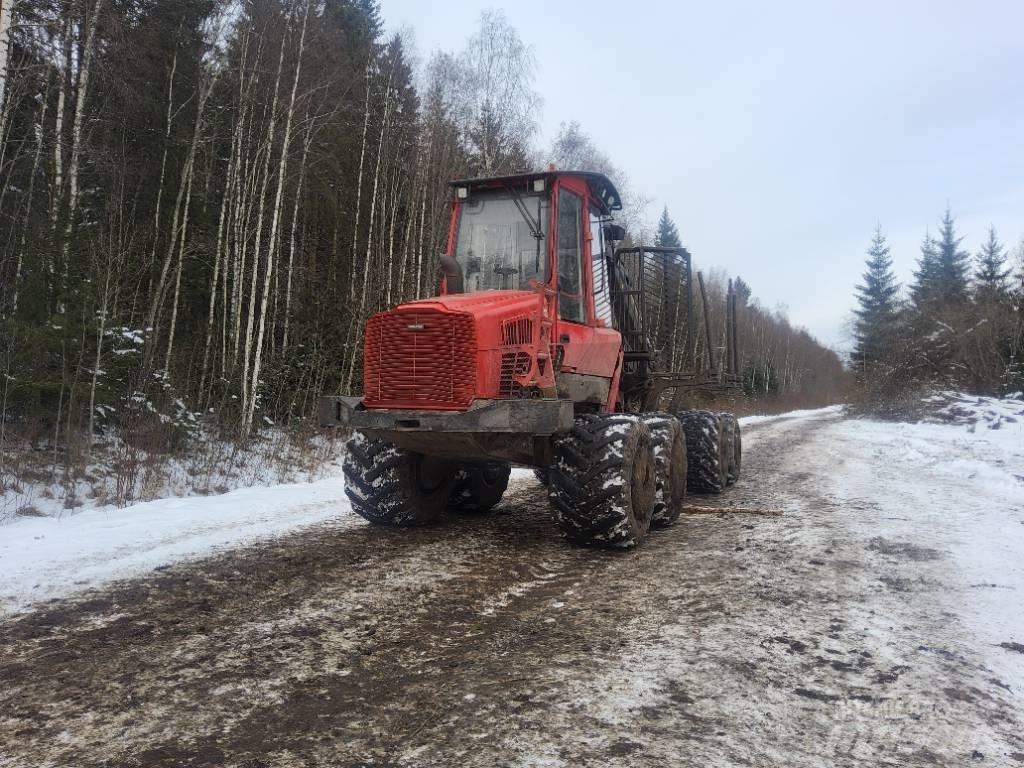 Komatsu 835 Forvarderi