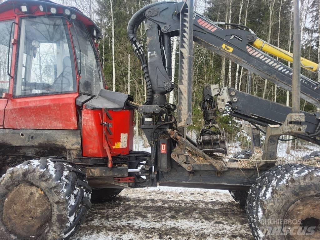 Komatsu 835 Forvarderi