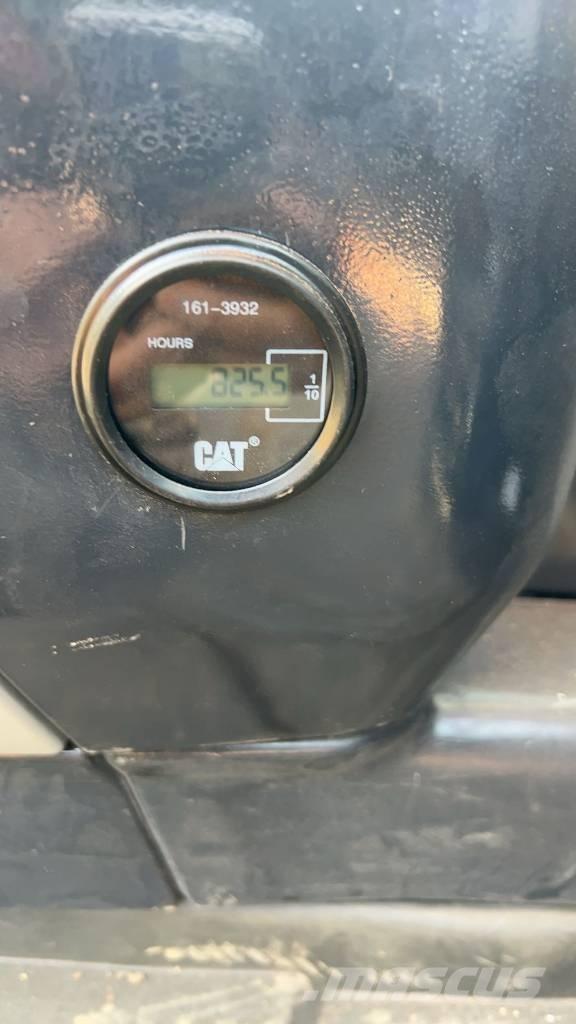 CAT 325 D Bageri guseničari