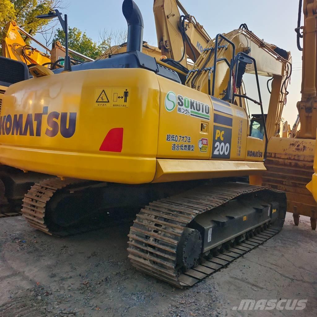 Komatsu PC200-8 Bageri guseničari