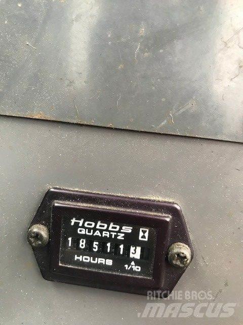 Kobelco CKE 800 Derik kranovi