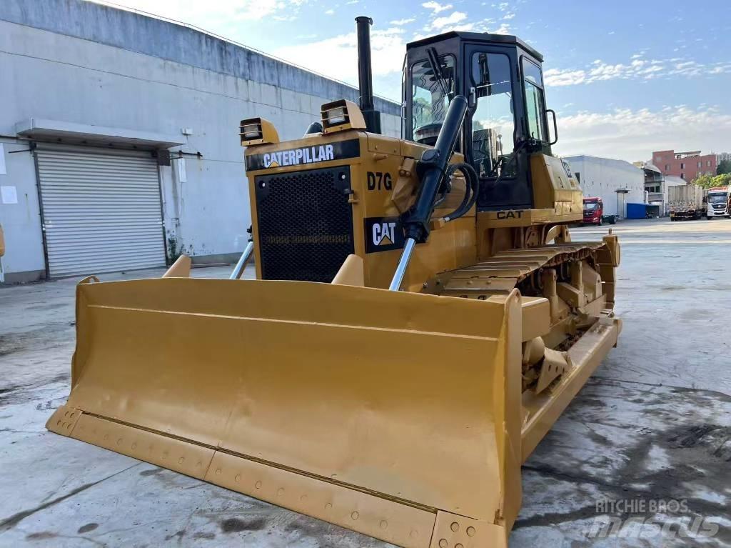 CAT D7G Buldožeri guseničari