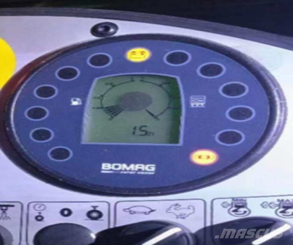 Bomag BW 161 AD-4 Valjci sa duplim bubnjem