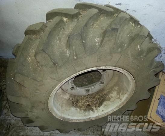  Pneu 10-15.3 Gume, točkovi i felne
