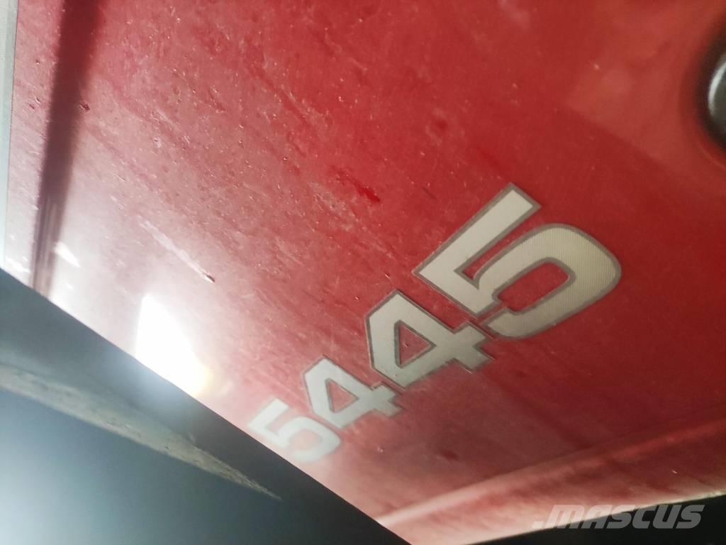 Massey Ferguson 5445 Traktori