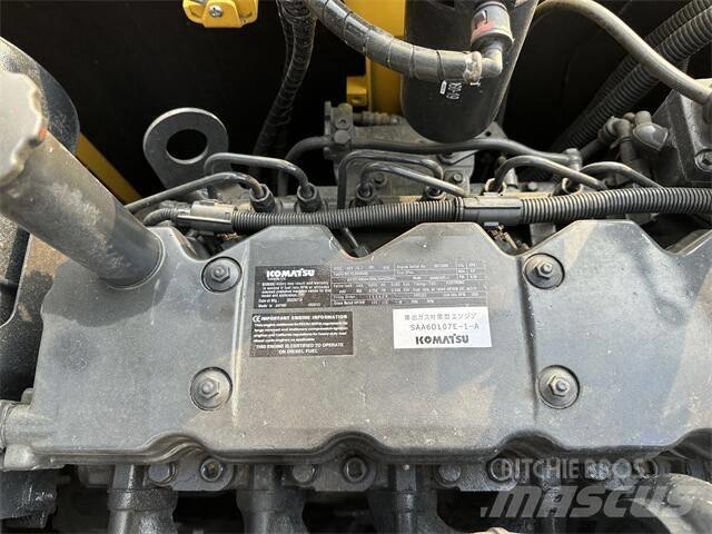 Komatsu PC210-8 Bageri guseničari