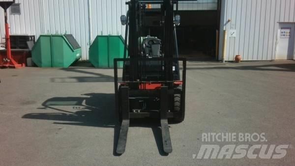 Manitou MI30G ST5 Vanterenski viljuškar