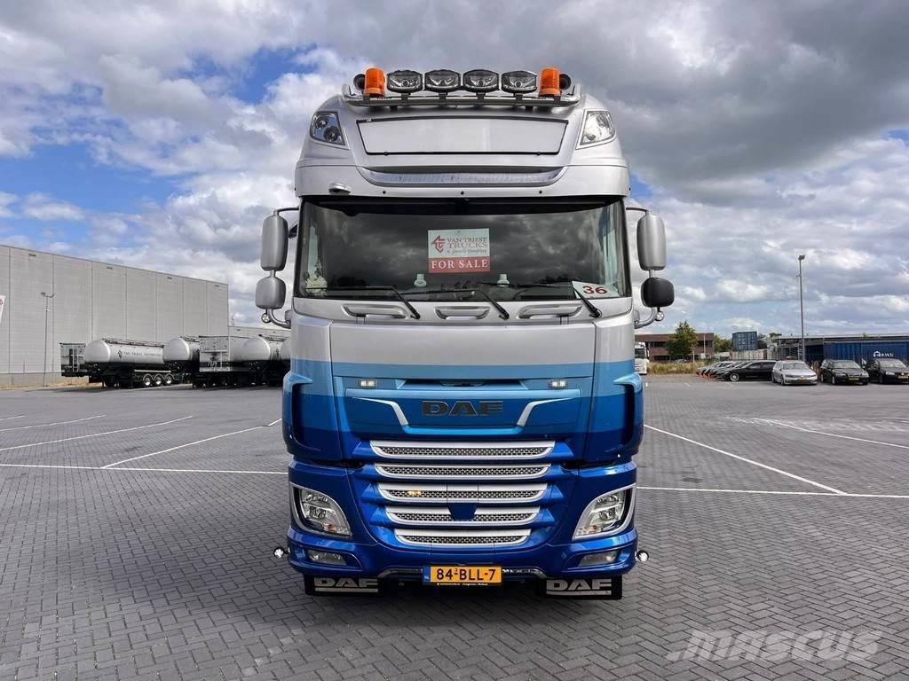 DAF XF 480 FAN Rol kiper kamioni sa kukom za podizanje tereta