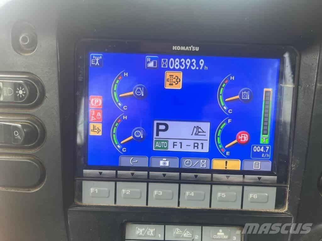 Komatsu 65 PX-17 Buldožeri guseničari