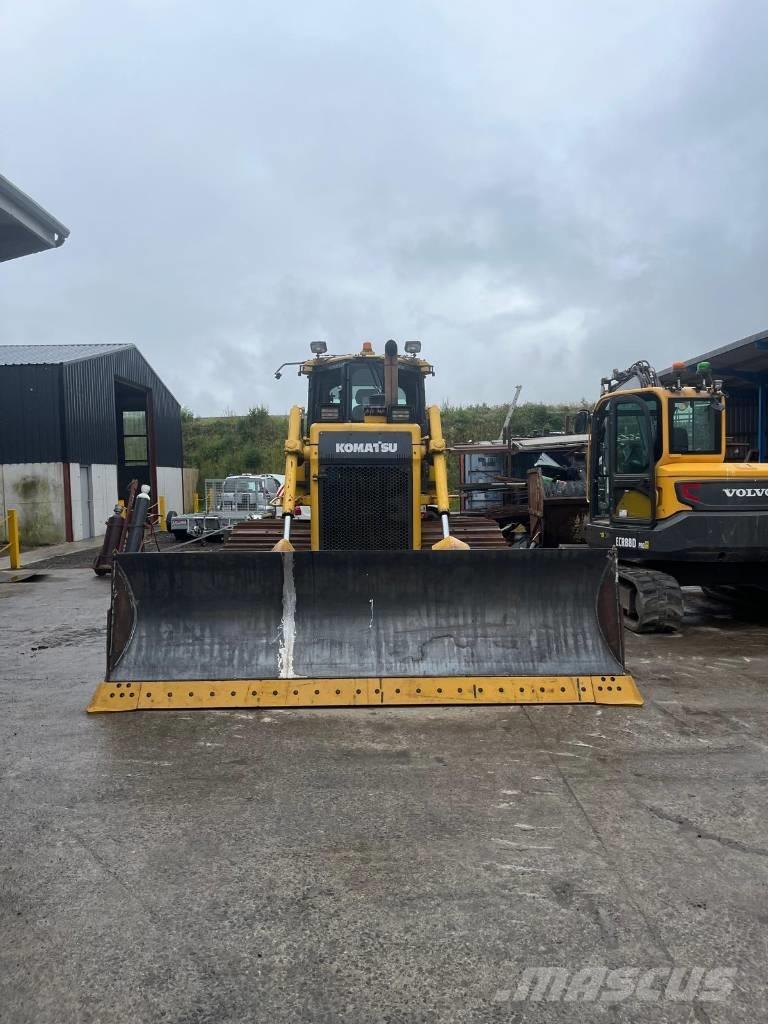 Komatsu 65 PX-17 Buldožeri guseničari