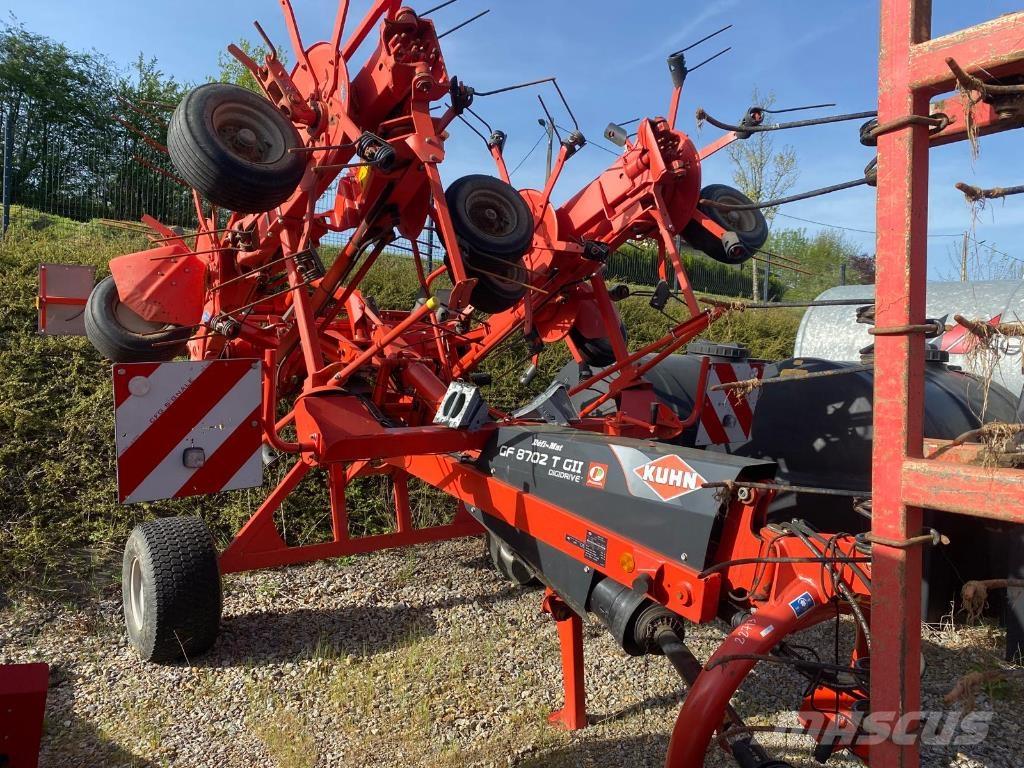 Kuhn GF8702T GII Okretači i sakupljači sena