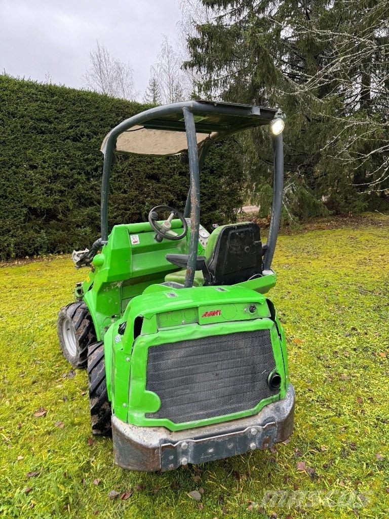 Avant 528 Višenamenski utovarivači