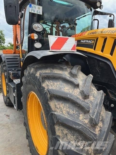 JCB Fastrac 4220 Traktori