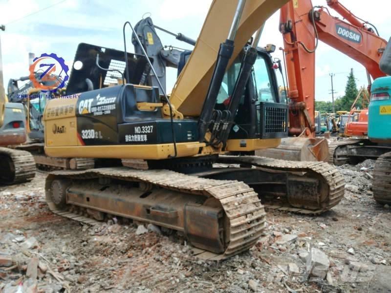 CAT 323 D L Bageri guseničari