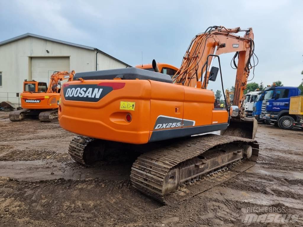Doosan DX 255 LC Bageri guseničari