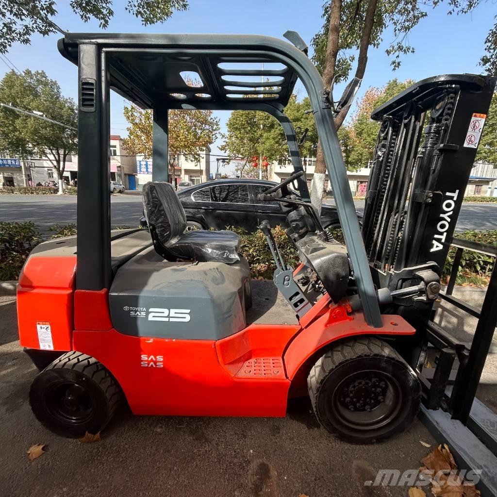 Toyota 2.5t Dizelski viljuškari