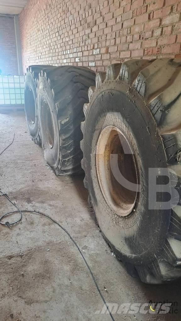 Kirovets K 701 Traktori