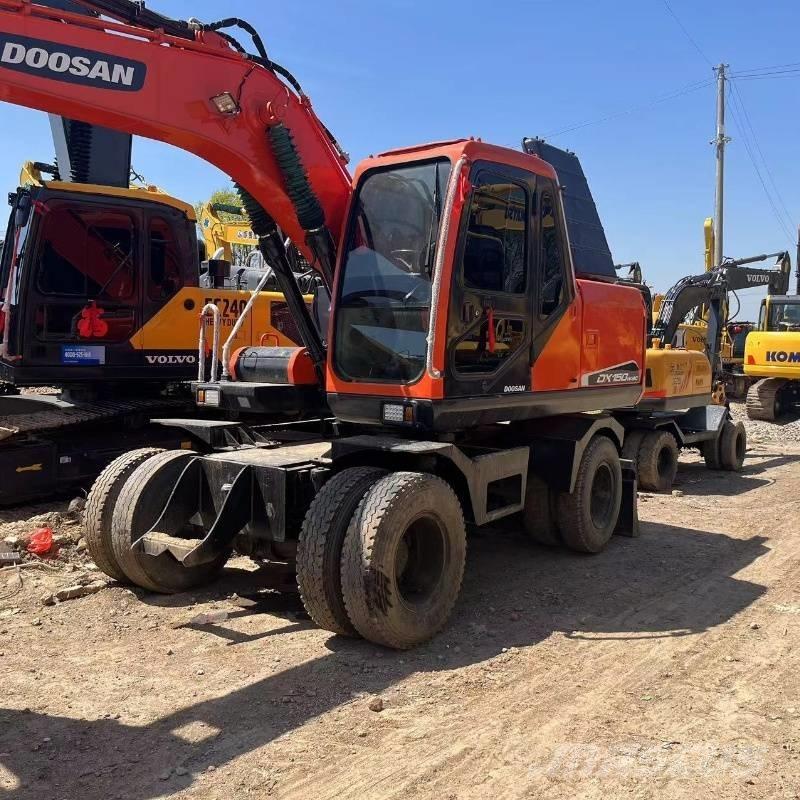Doosan DX150W Bageri točkaši