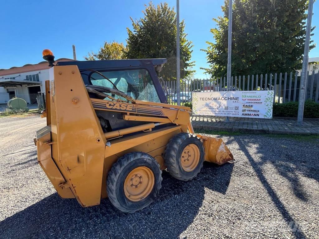CASE 1840 Skid steer mini utovarivači