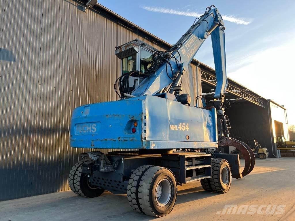 Fuchs MHL454 Bageri za prenos primarnih/sekundarnih sirovina