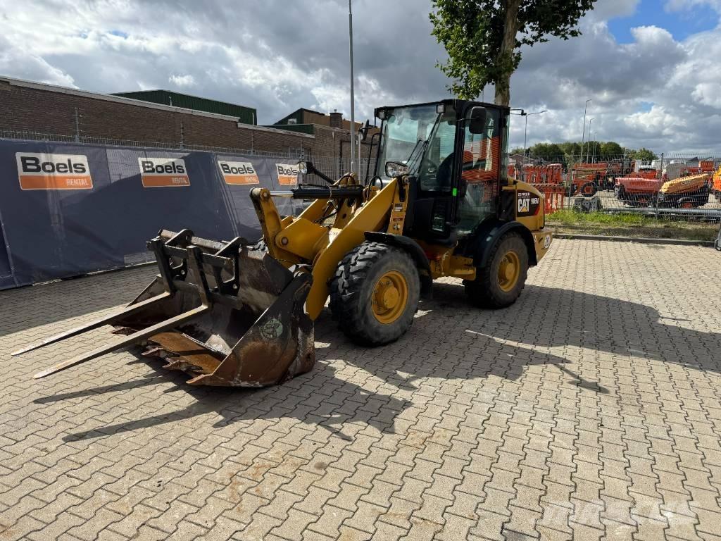 CAT 906M Utovarivači na točkove