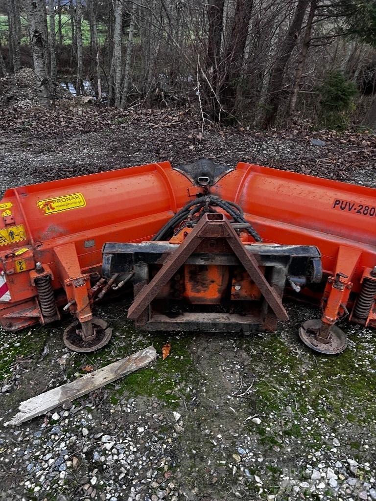 Pronar PUV 2800 Snežne daske i plugovi