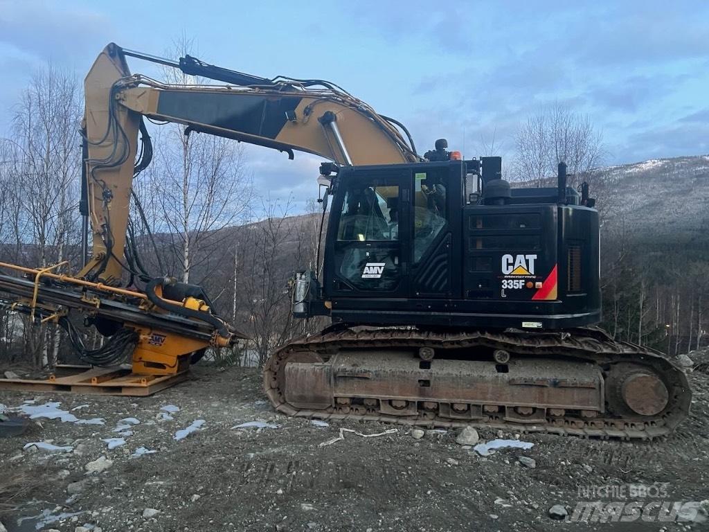 CAT 335 F L CR Terenske bušilice