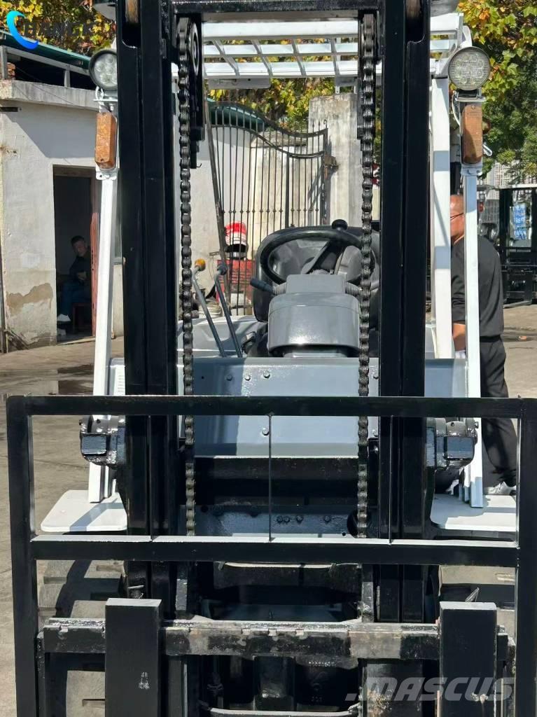 TCM FD35T3C Dizelski viljuškari