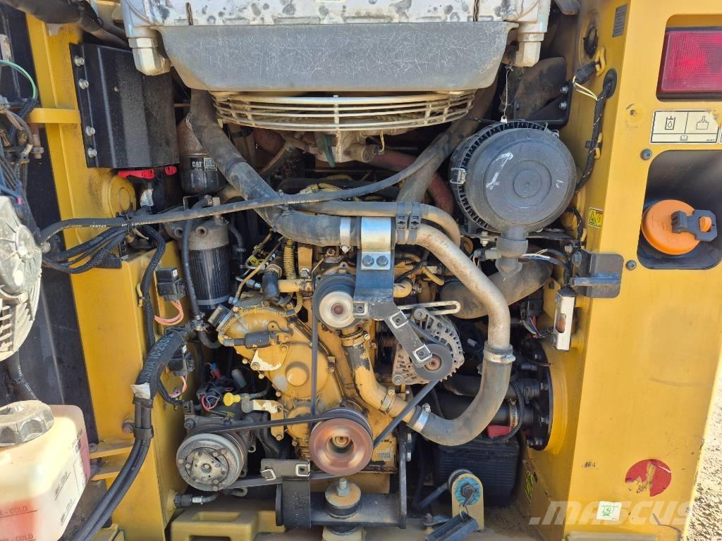 CAT 249 D Skid steer mini utovarivači