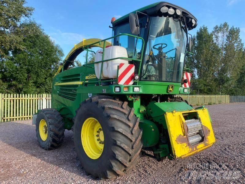 John Deere 7400 Mašine za stočnu hranu sa sopstvenim pogonom