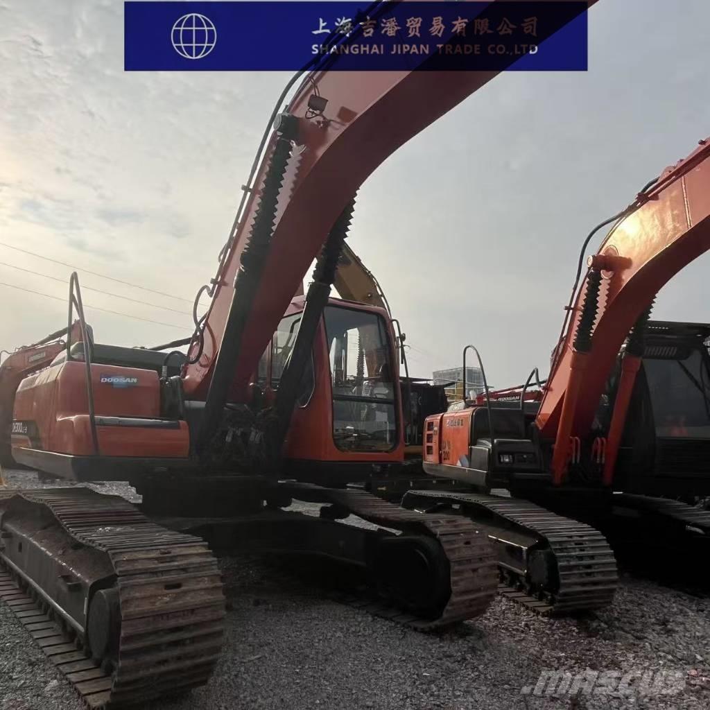 Doosan DH 300 Bageri guseničari