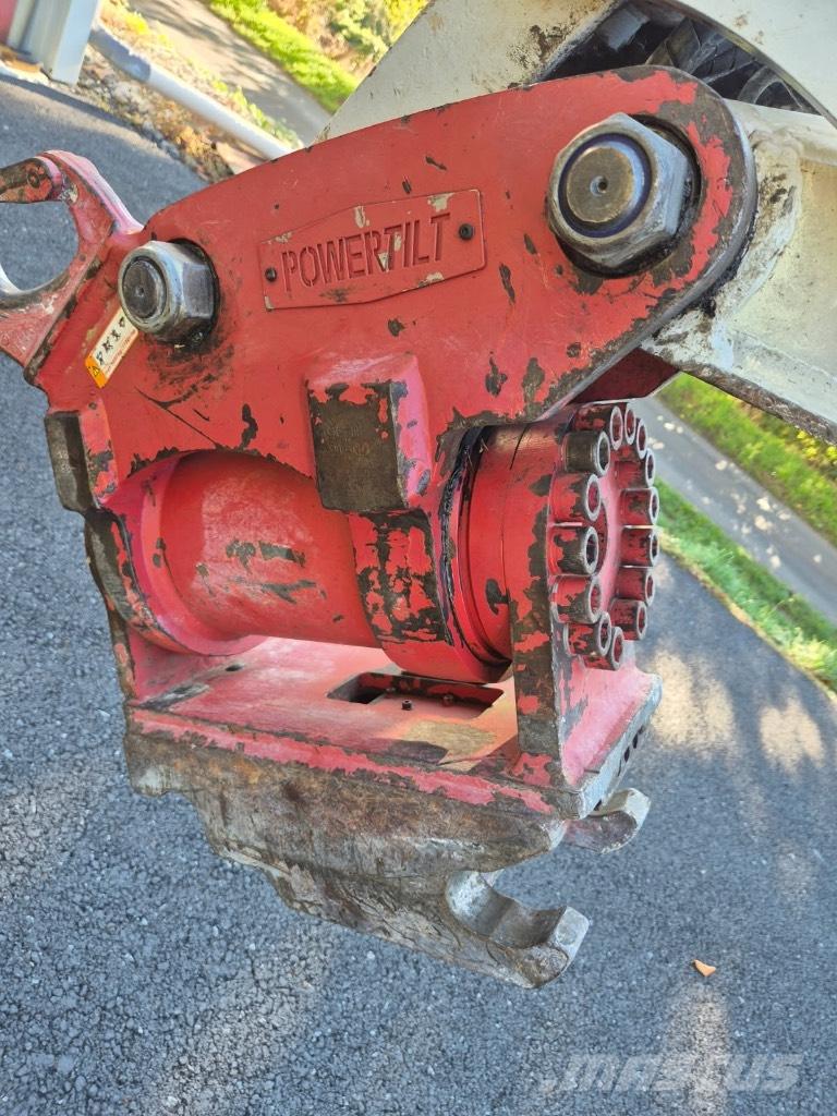 Takeuchi TB 295 W Bageri točkaši