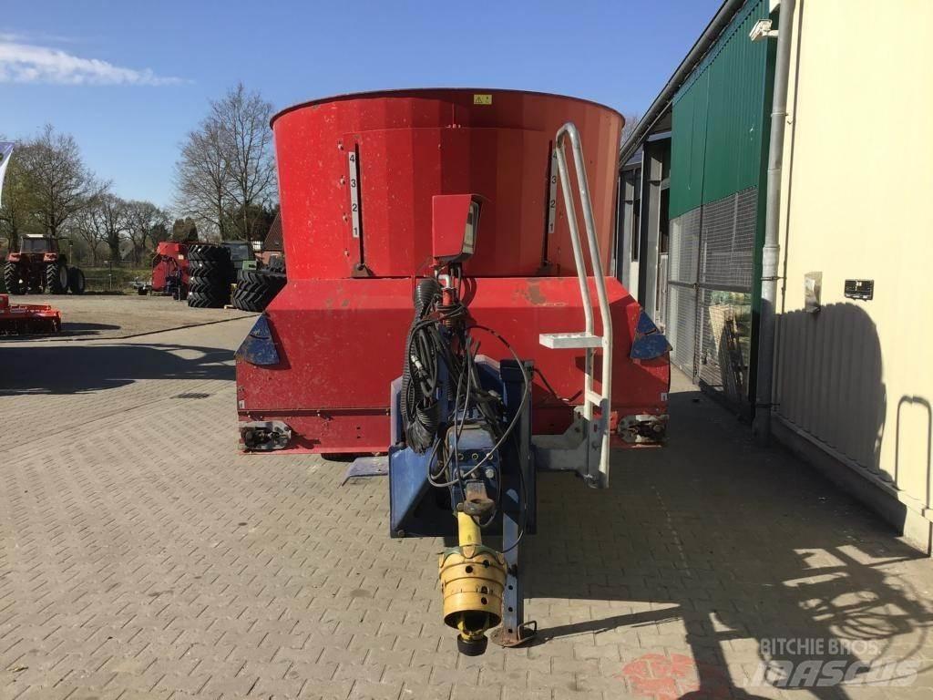 Mayer VM-18 DUO T Mešaona stočne hrane