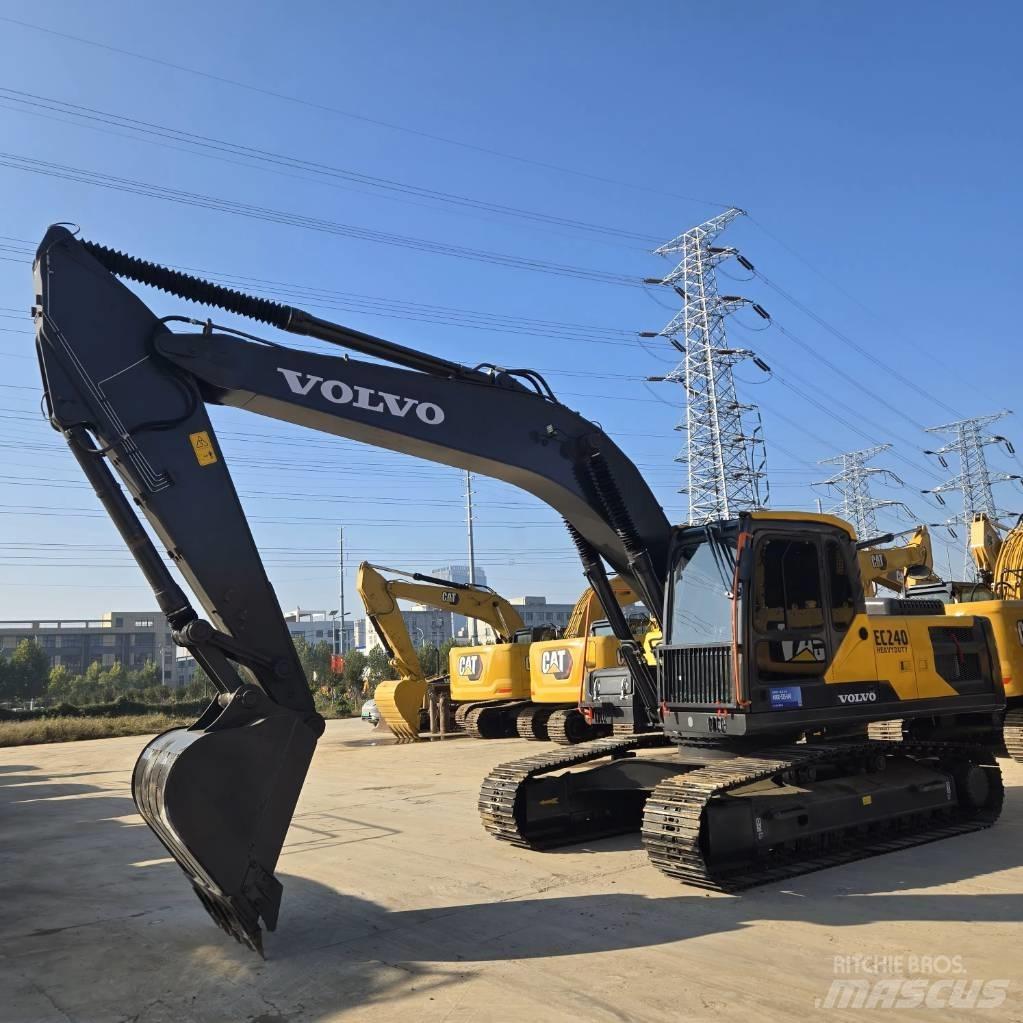 Volvo EC 240 Bageri guseničari