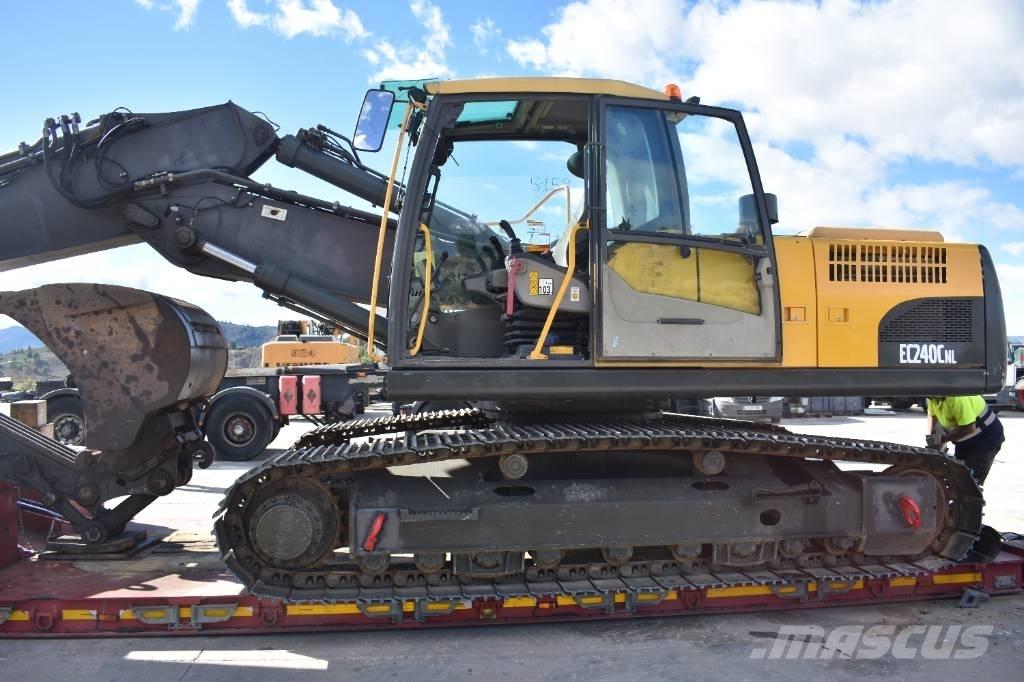 Volvo EC 240 C N L Bageri guseničari