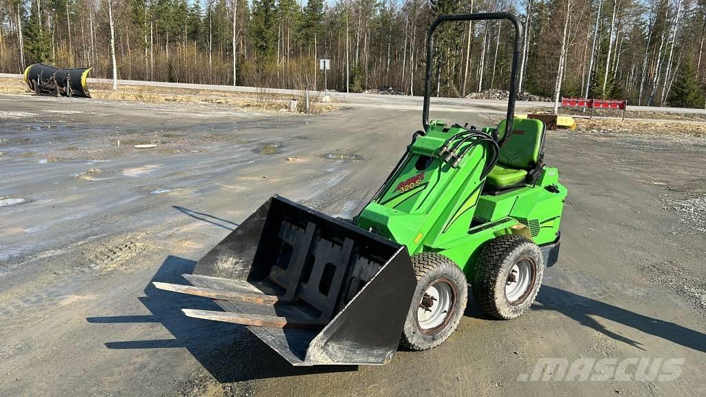 Avant 320S Višenamenski utovarivači