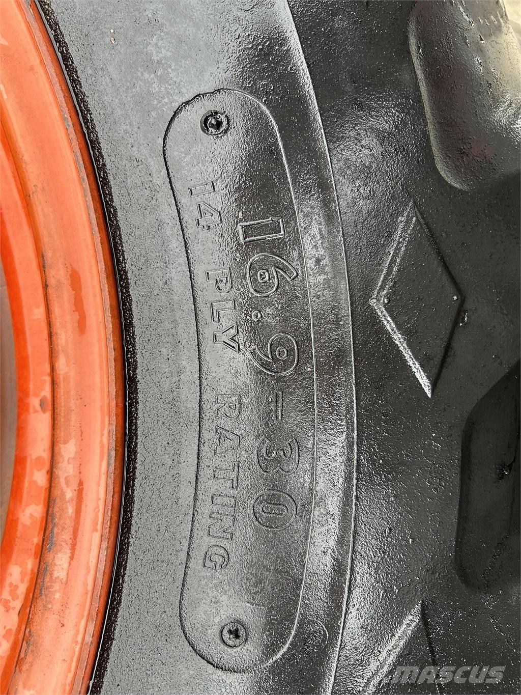 Goodyear 16,9-30 Gume, točkovi i felne