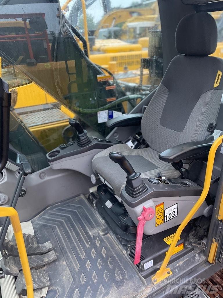 Volvo EC210C Bageri guseničari