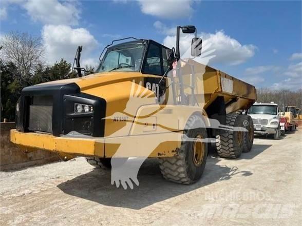 CAT 740B Zglobni damperi
