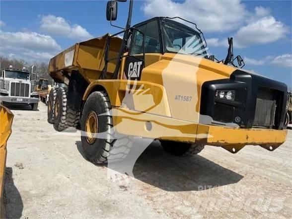 CAT 740B Zglobni damperi
