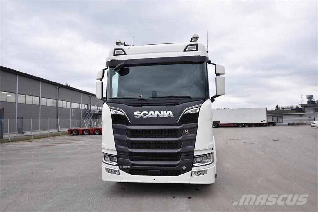 Scania R590 8X4 Rol kiper kamioni sa kukom za podizanje tereta