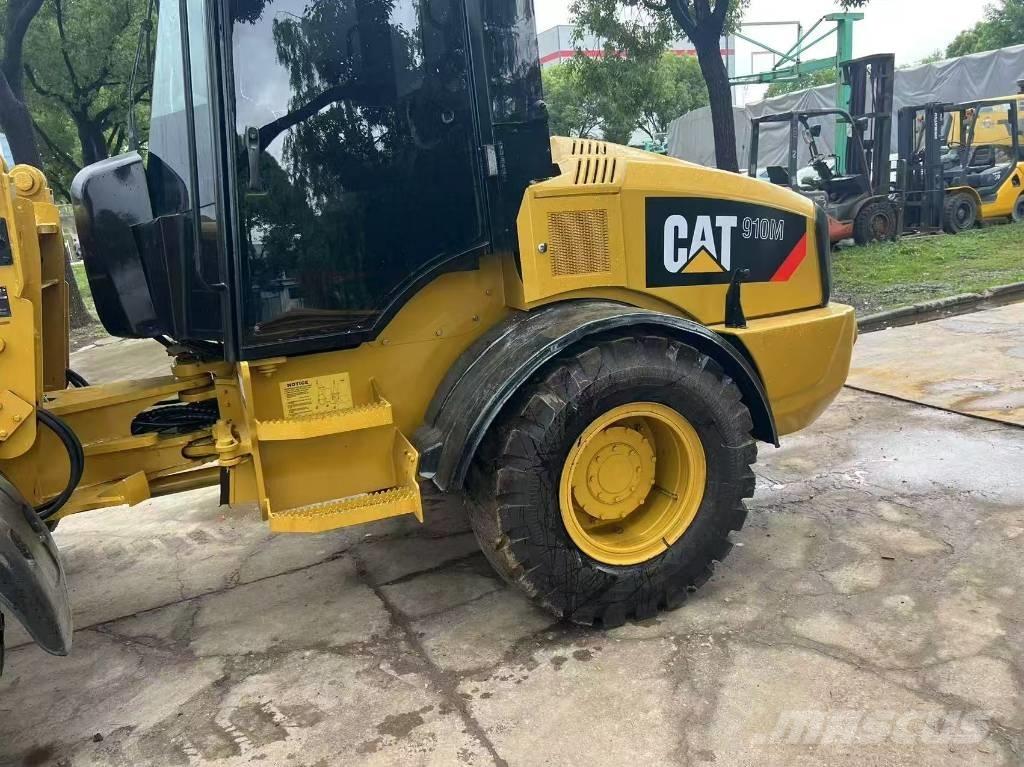 CAT 910 Utovarivači na točkove