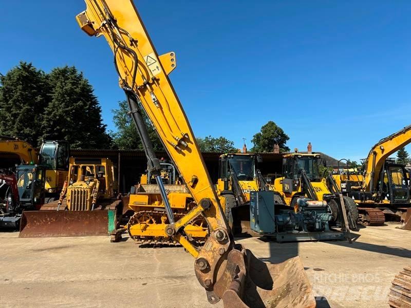 JCB JS 220 LR Bageri guseničari