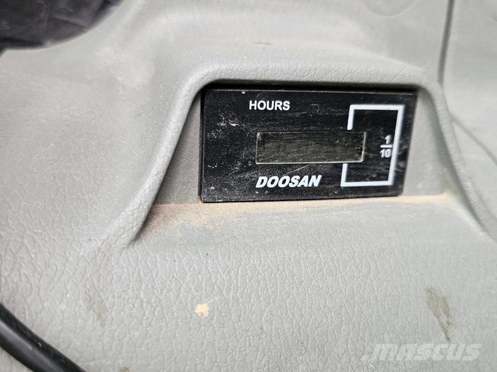 Doosan DX 300 LC-5 Bageri guseničari