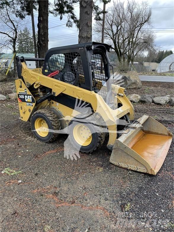 CAT 242D Skid steer mini utovarivači