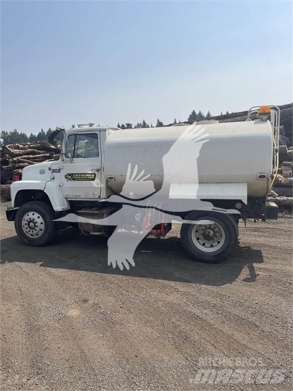 Ford 8000 Kamioni za vodu